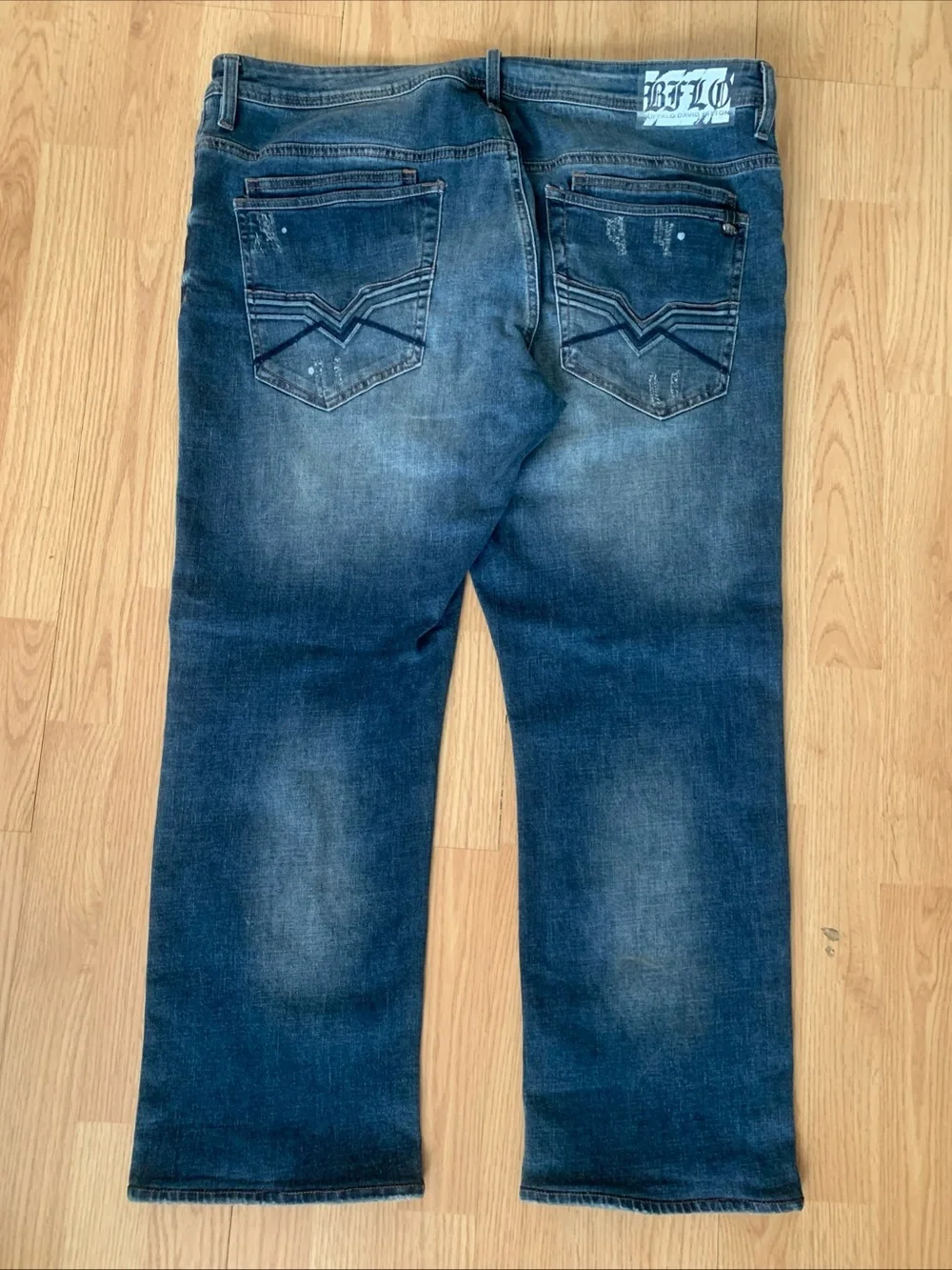 Buffalo David Bitton men’s Blue Jeans distressed Denim pants Medium Wash 40x30
